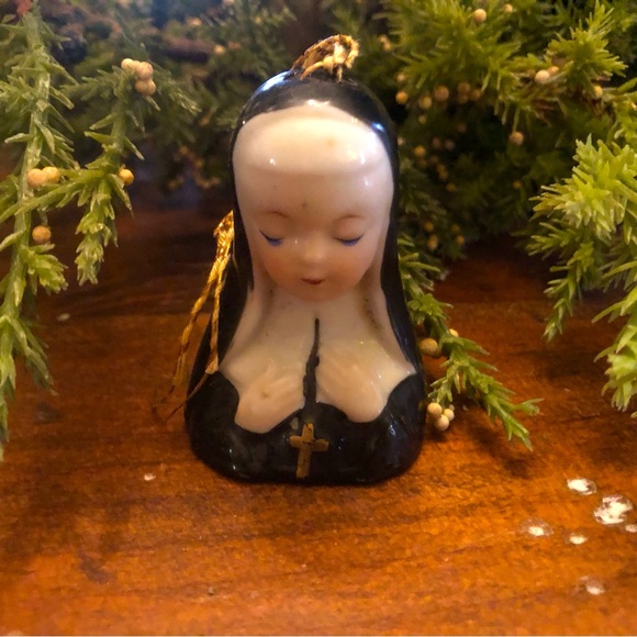 VTG Nun Bell Christmas Ornament MCM Ceramic Religious Catholic 2” ARDALT Japan - Picture 1 of 4